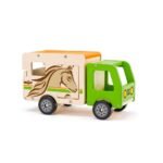 Kamion transportues prej druri me rampë