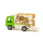 Kamion prej druri për transport kuajsh