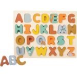 Shkronja prej druri për puzzle alfabeti për fëmijë