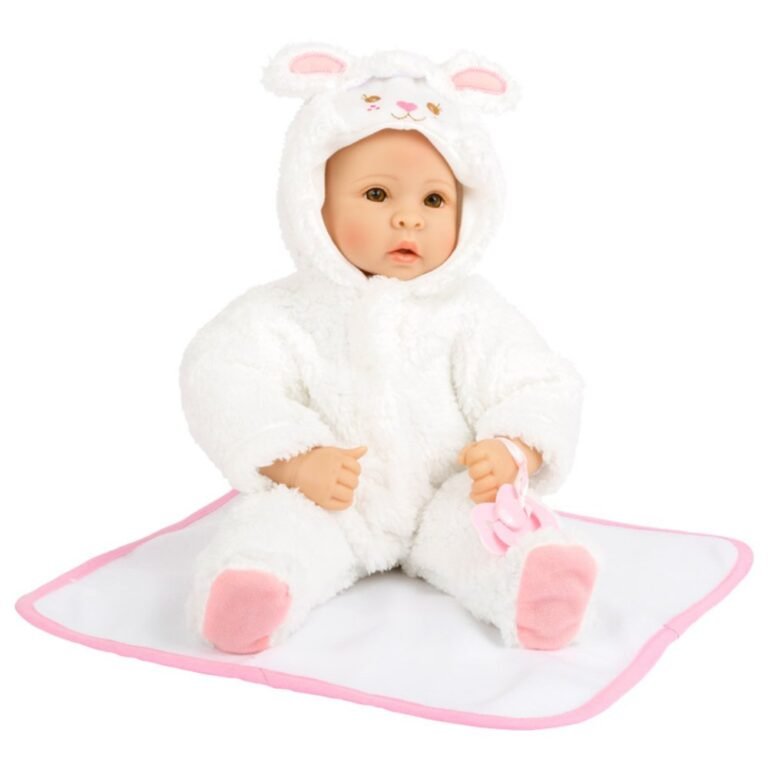 Kukull bebe e butë qengji për fëmijë