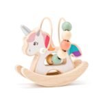 Unicorn prej druri me rruaza pastel për fëmijë