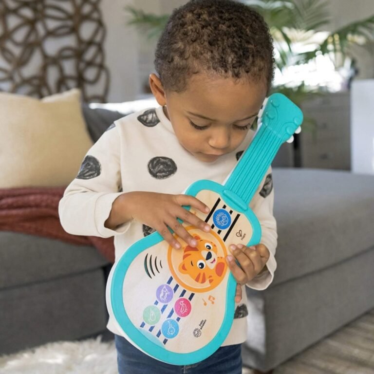 Kitarë ukulele prej druri me prekje thumbnail 4